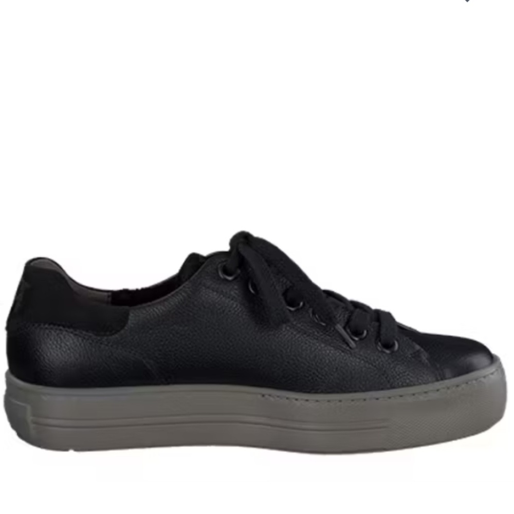 Black leather Sneakers. US 9.5 Brand New. Gray sole
